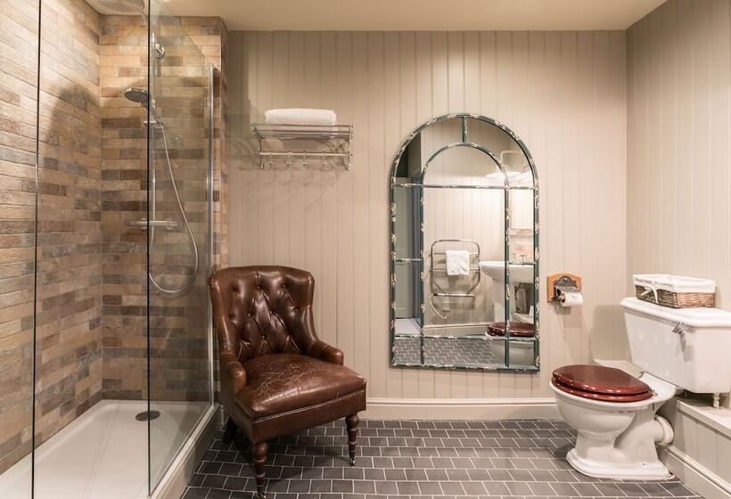 Отель The Angel & Blue Pig