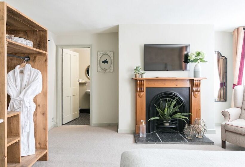 Отель The Angel & Blue Pig