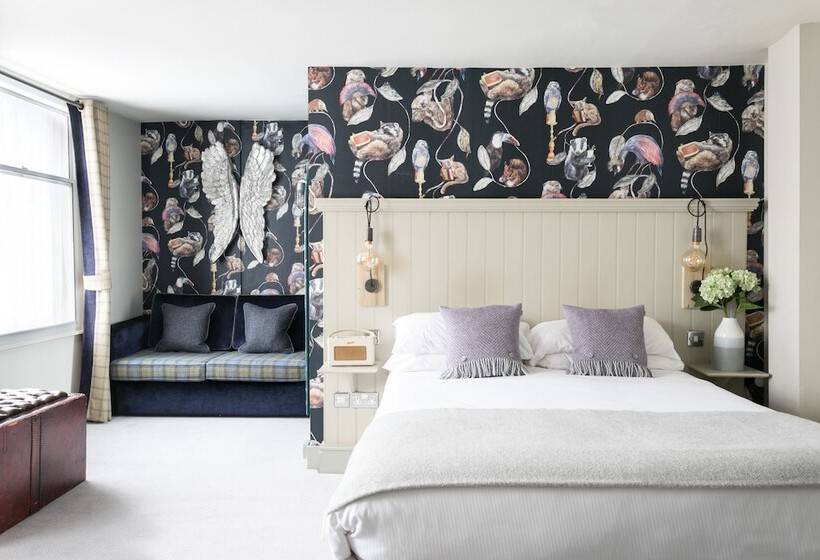 Отель The Angel & Blue Pig