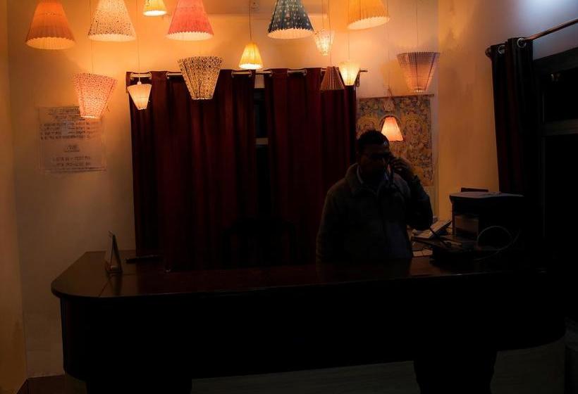 Hotel Garhwali Inn