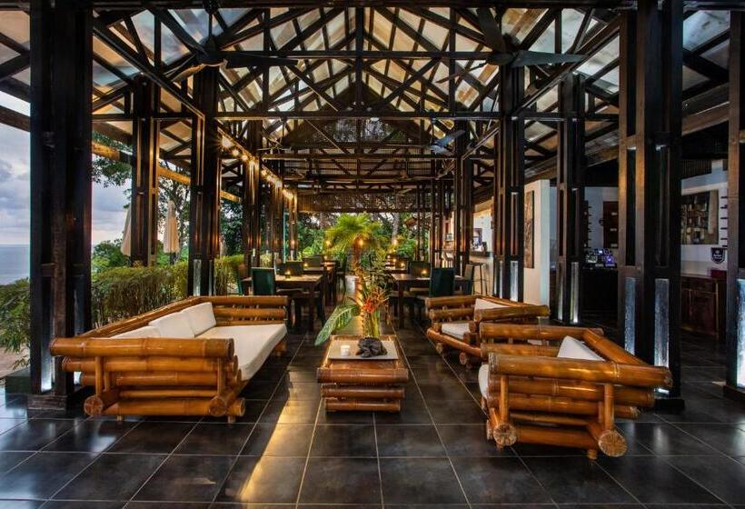 فندق Tiki Villas Rainforest Lodge   Adults Only