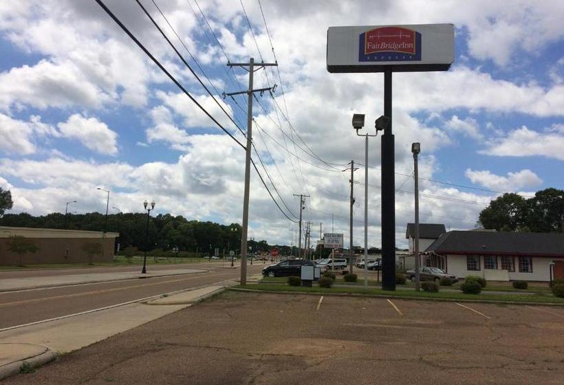 فندق على الطريق Fairbridge Inn Express Natchez