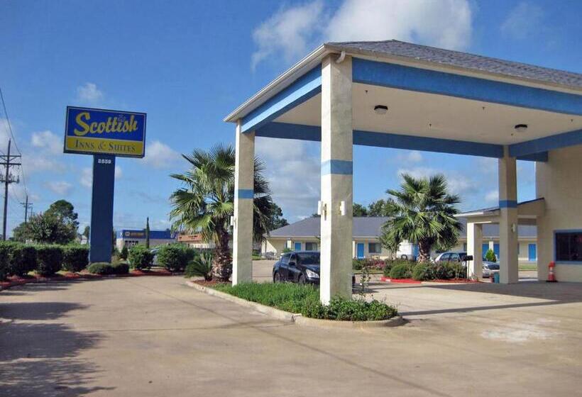 Мотель Relax Inn & Suites