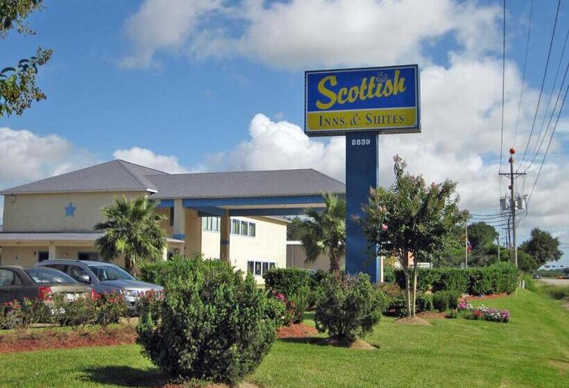 Мотель Relax Inn & Suites