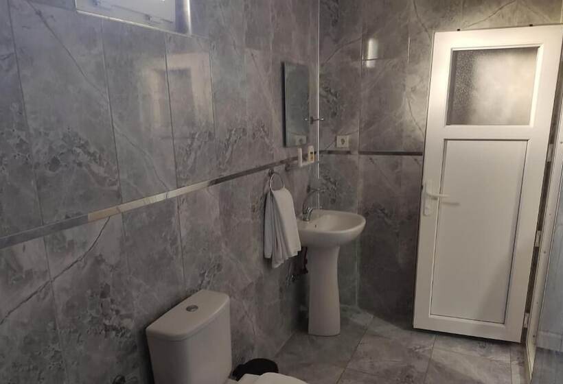 בית מלון כפרי Nostalgia World