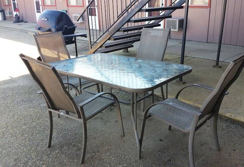 Viking Lamplighter Motel