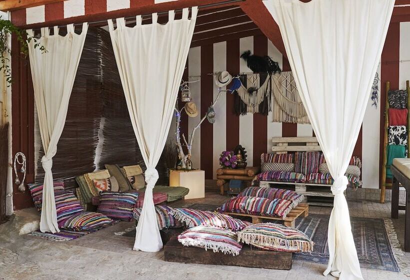 فندق صغير Lucky S Guest House