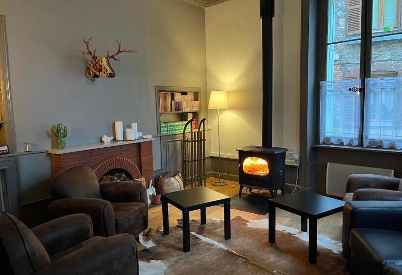 住宿加早餐  La Maison De Famille