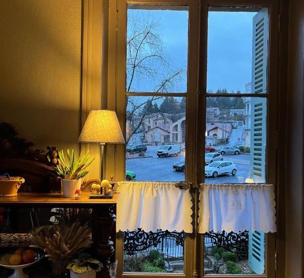 민박 La Maison De Famille