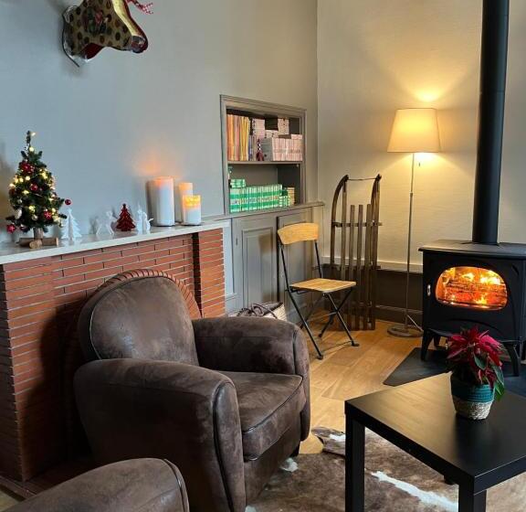 住宿加早餐  La Maison De Famille