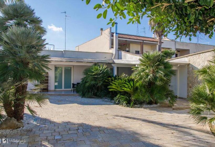 مبيت وإفطار Rescio's Rooms