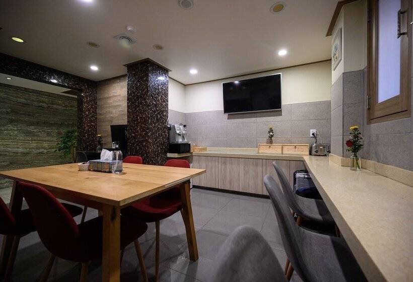 Daeyoung Hotel Myeongdong