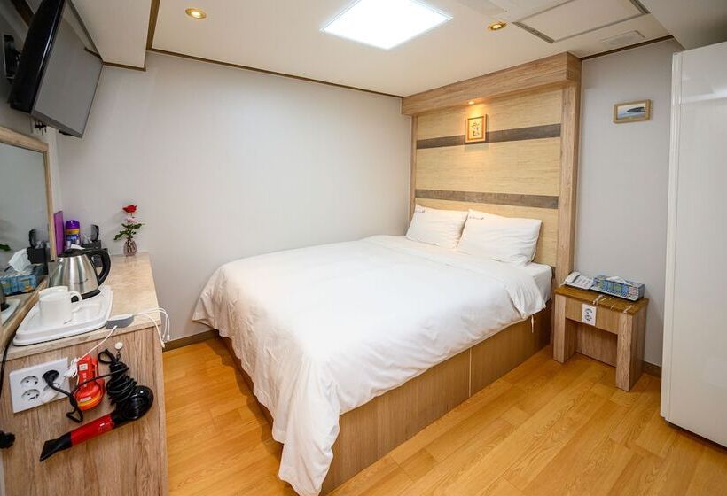 Daeyoung Hotel Myeongdong