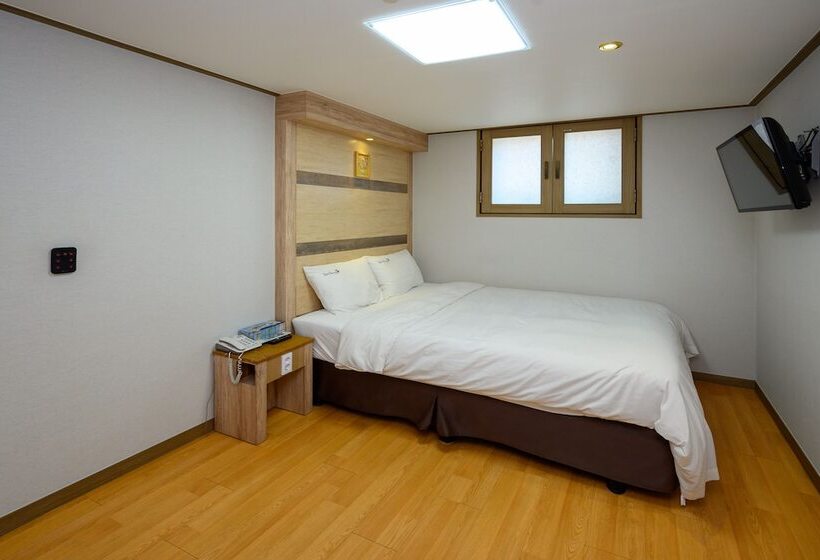 Daeyoung Hotel Myeongdong