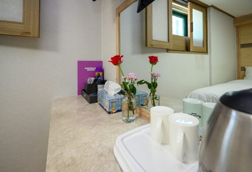 Daeyoung Hotel Myeongdong