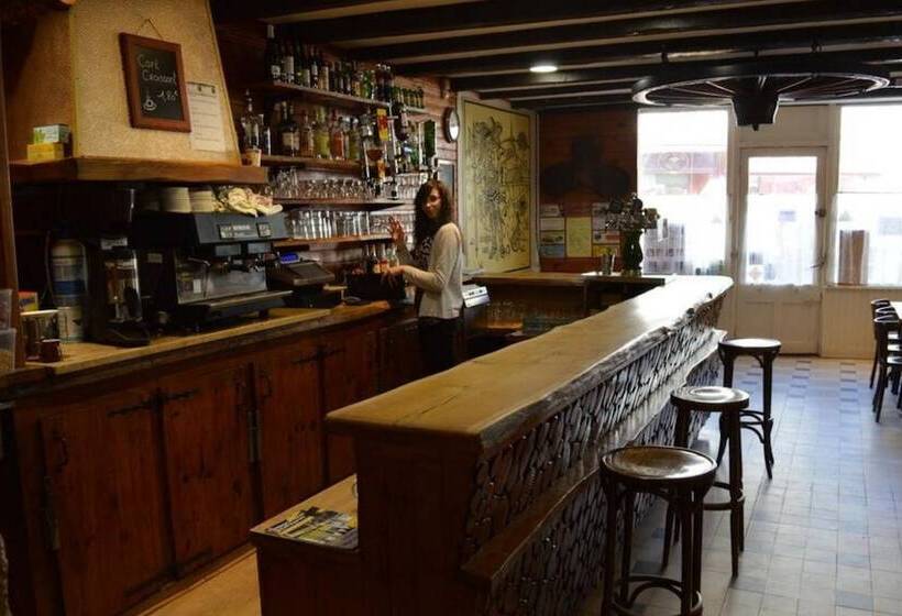 Отель A La Vielle Halle