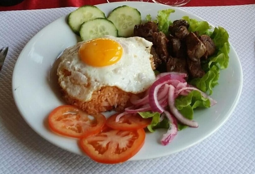 Отель A La Vielle Halle