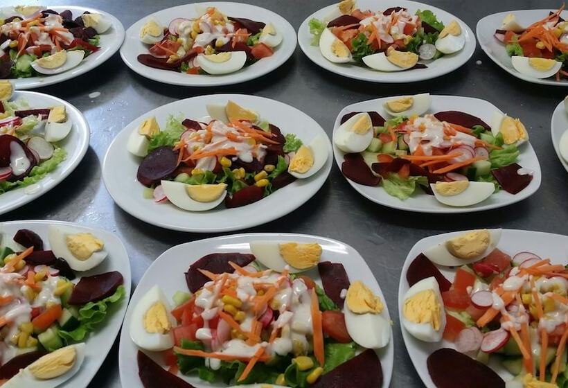 Отель A La Vielle Halle