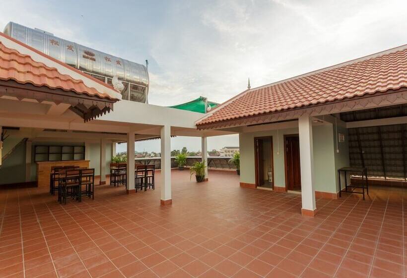 ホテル Emily And Nana Lodge