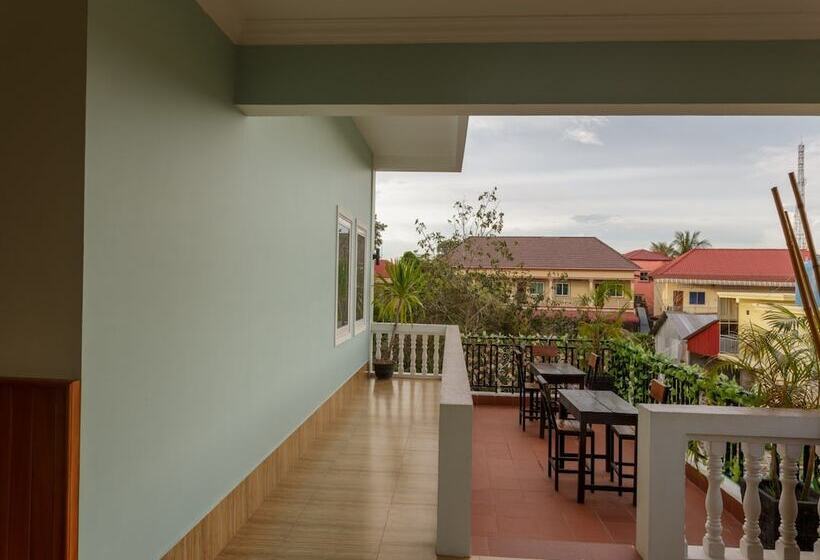 ホテル Emily And Nana Lodge