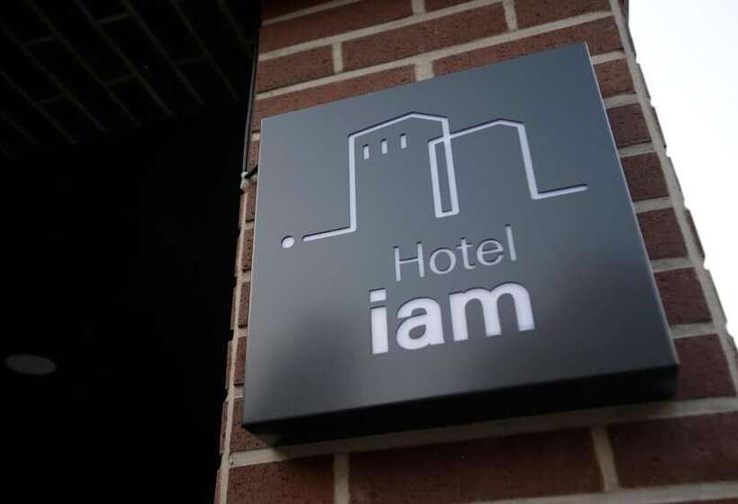 Отель Iam