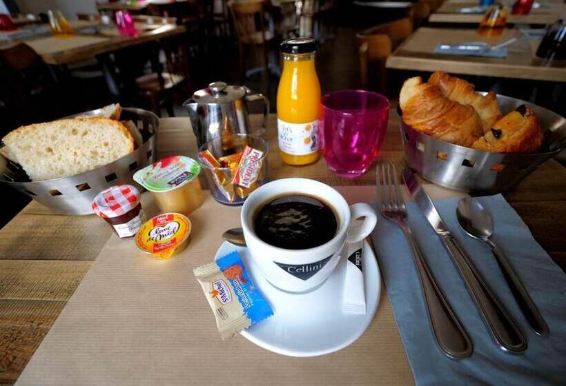 فندق L Alzire   Logis Auberge Culturelle