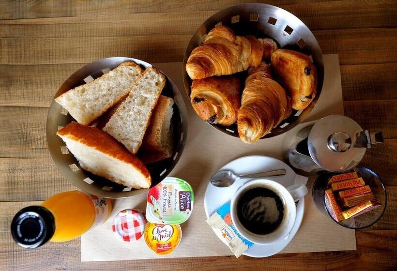 فندق L Alzire   Logis Auberge Culturelle