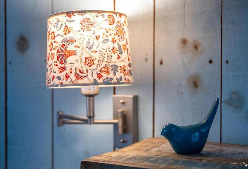 Отель La Roseraie