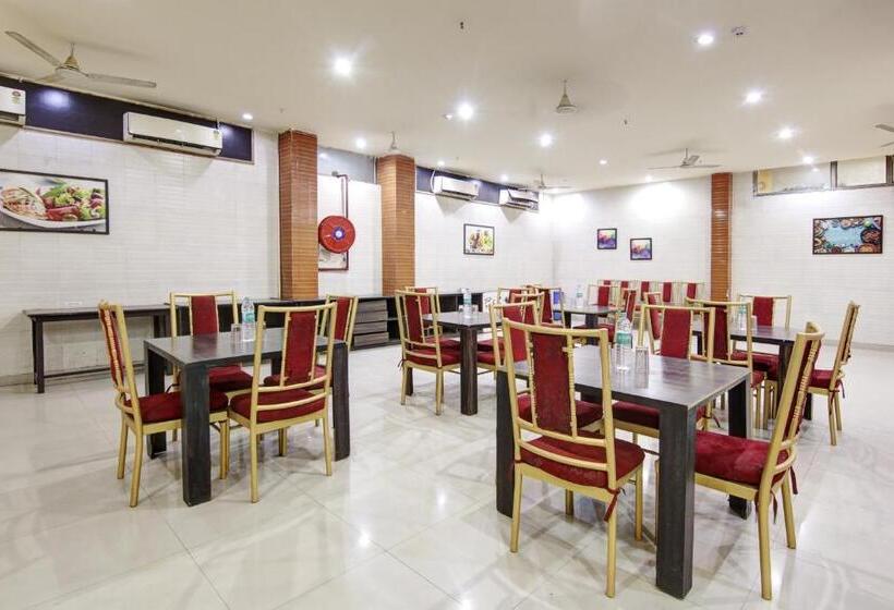 בית מלון כפרי Mint City Center Suites