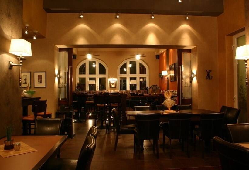 فندق Restaurant Nassauer Löwen