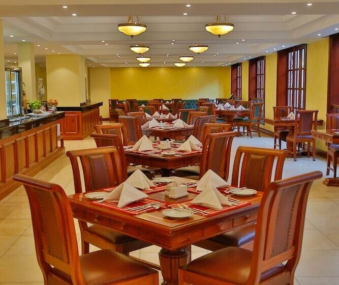 فندق Sarova Woodlands