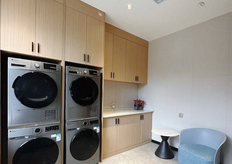 Shanghai Deco Hotel Free Shuttle Bus From Pudong Airport And Disneyland