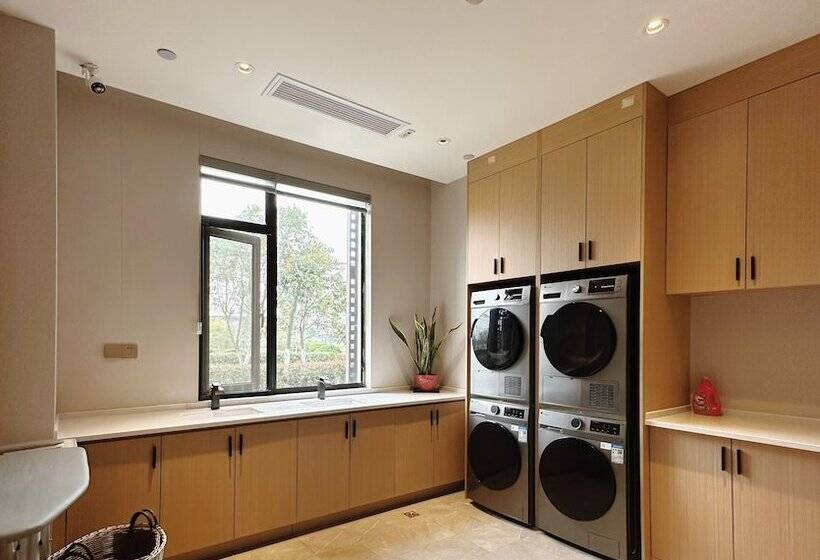 Shanghai Deco Hotel Free Shuttle Bus From Pudong Airport And Disneyland