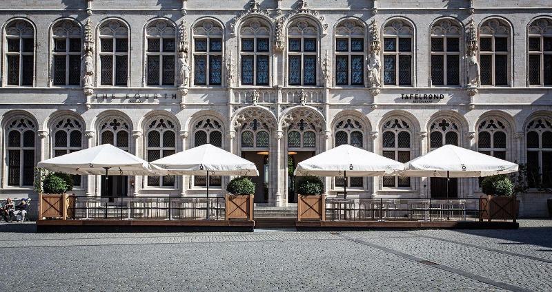 ホテル The Fourth  Tafelrond