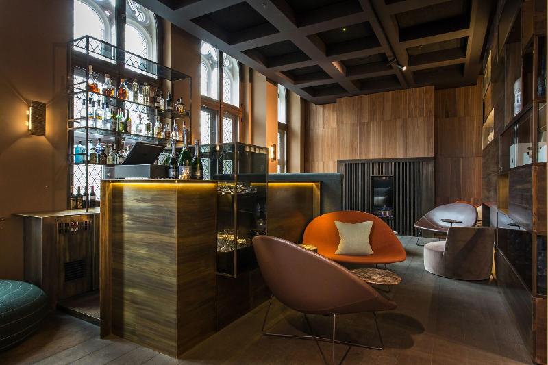 ホテル The Fourth  Tafelrond