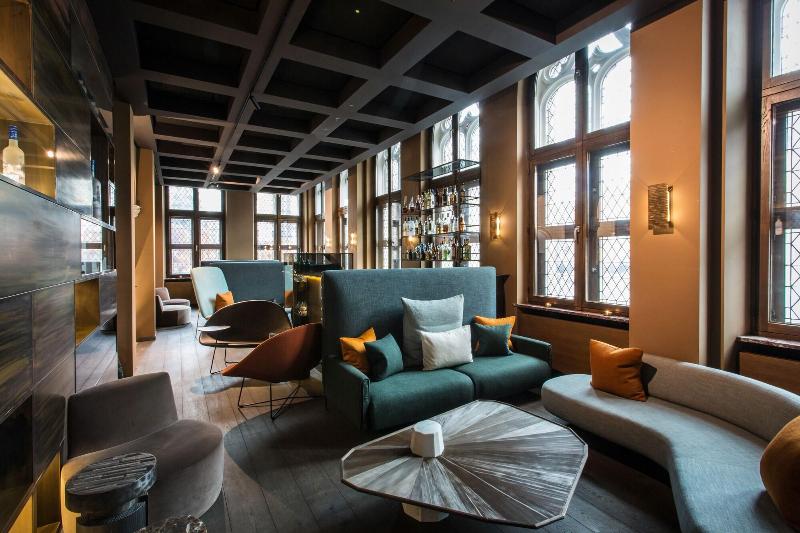 ホテル The Fourth  Tafelrond