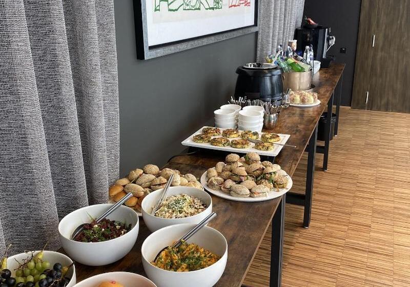 ホテル The Fourth  Tafelrond