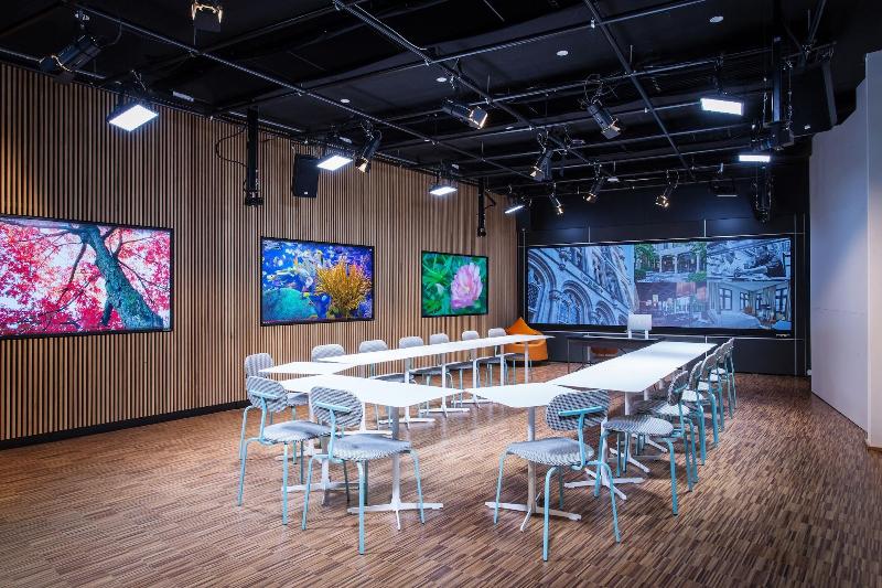 ホテル The Fourth  Tafelrond