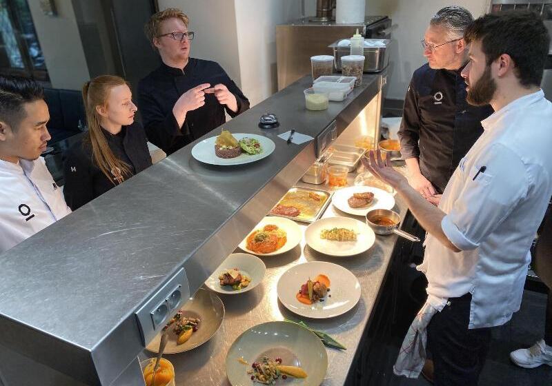 ホテル The Fourth  Tafelrond