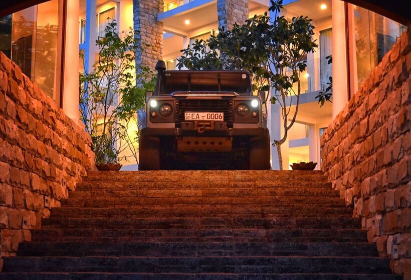 فندق Triple O Six