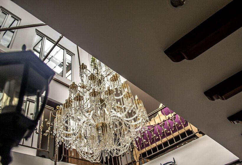 ホテル Von Astorian