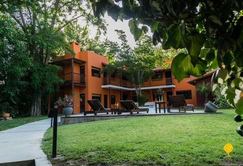 هتل Postales Green Aparts   Chacras De Coria