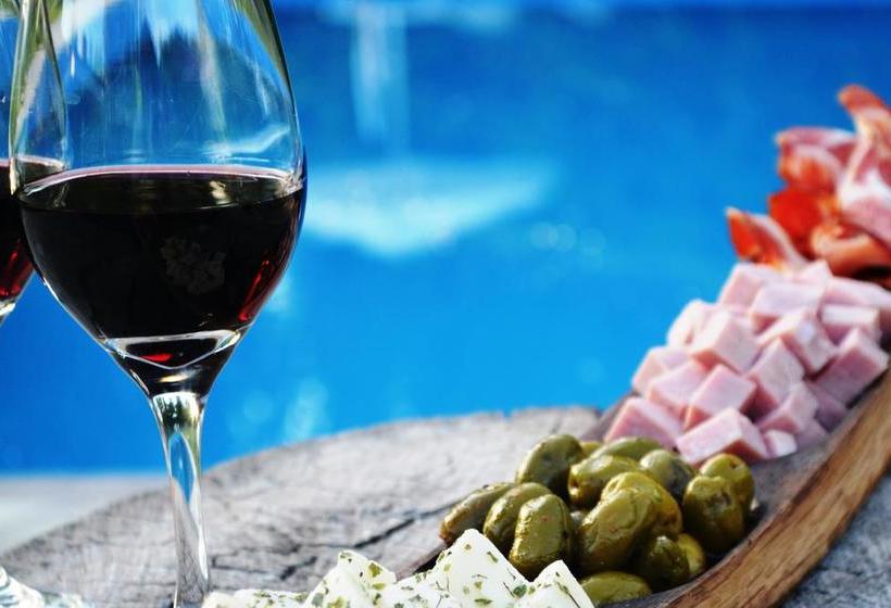 هتل Postales Green Aparts   Chacras De Coria