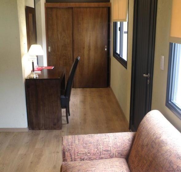 هتل Postales Green Aparts   Chacras De Coria