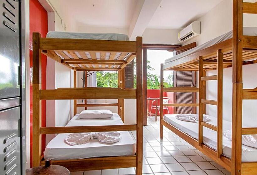 Novos Baianos Hostel E Pousada