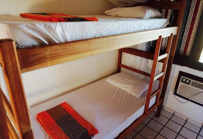 Novos Baianos Hostel E Pousada