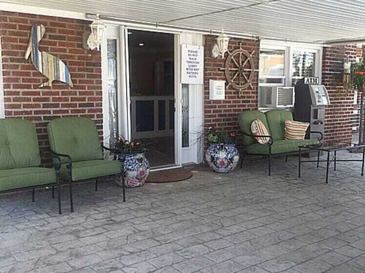Pelican Point Motel