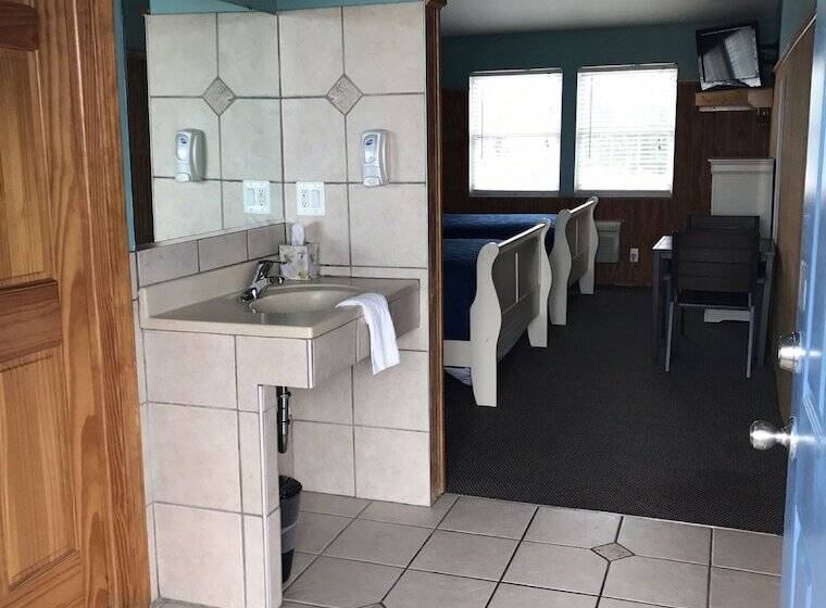 Pelican Point Motel