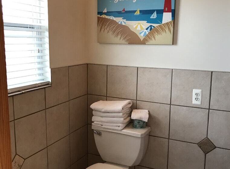 Pelican Point Motel