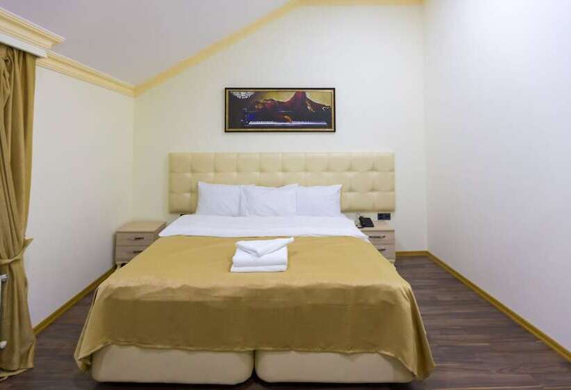 Renessans Hotel Baku